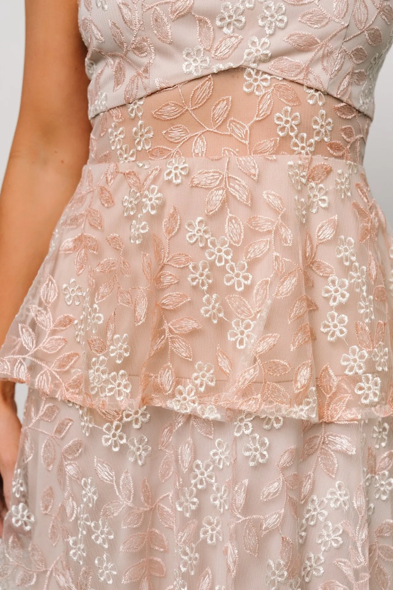 Outlet Baltic Born Georgiana Embroidered Midi Dress | Nude + Rose Nude+Rose