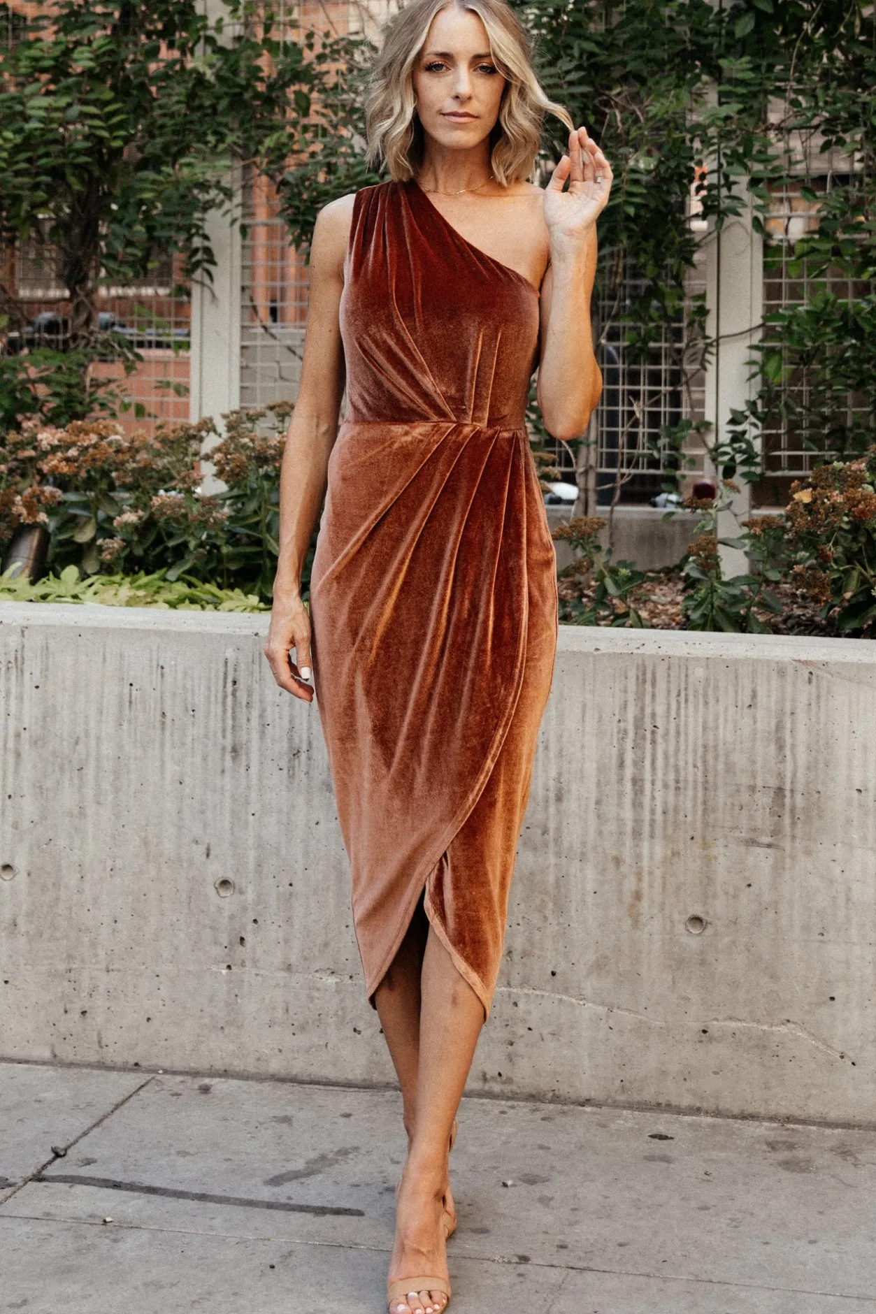 Hot Baltic Born Kourtney Velvet One Shoulder Midi Dress | Spice