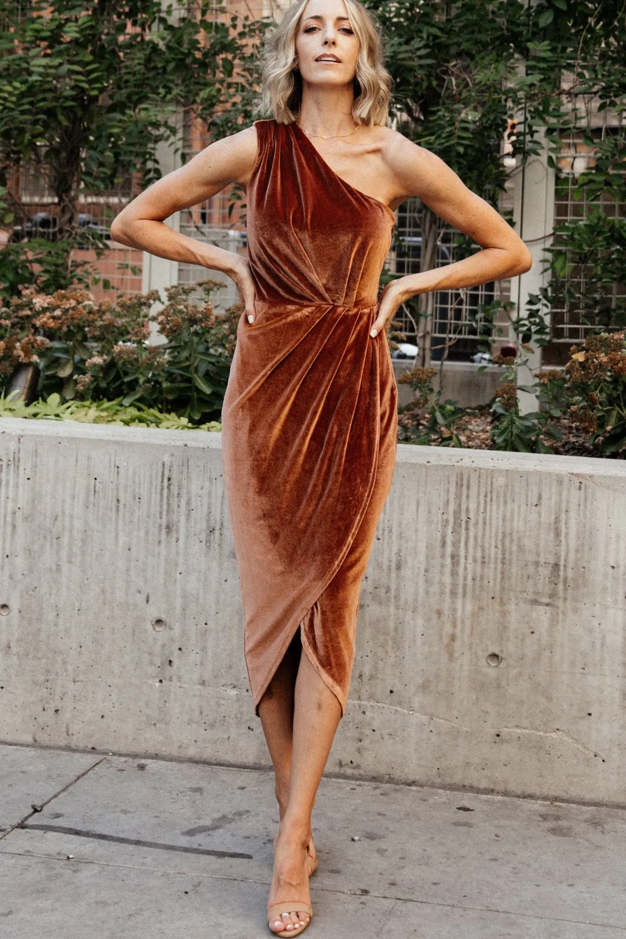 Hot Baltic Born Kourtney Velvet One Shoulder Midi Dress | Spice